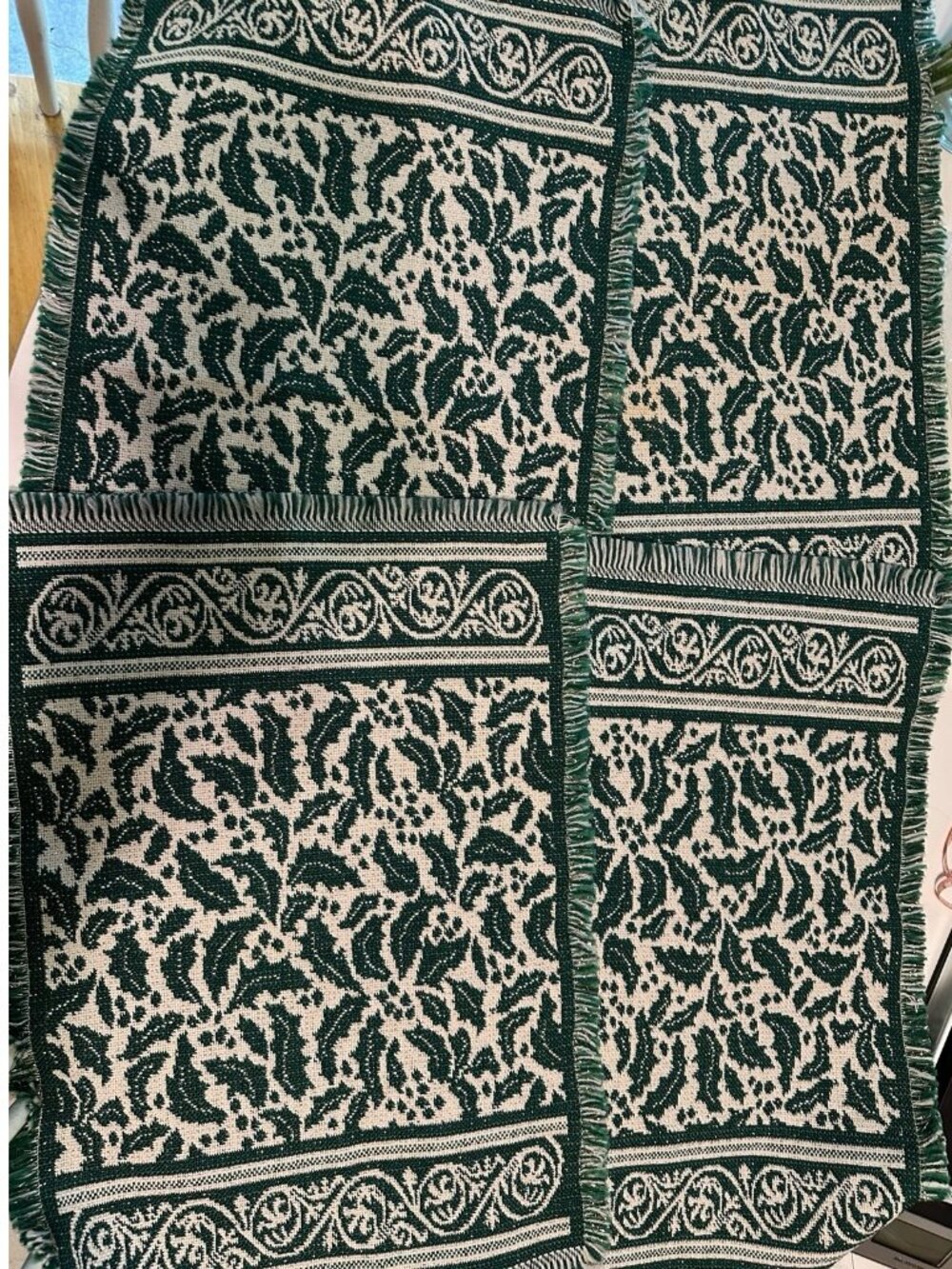4 green white Metallic Gold Holiday Christmas  Dinner Placemat Party Table